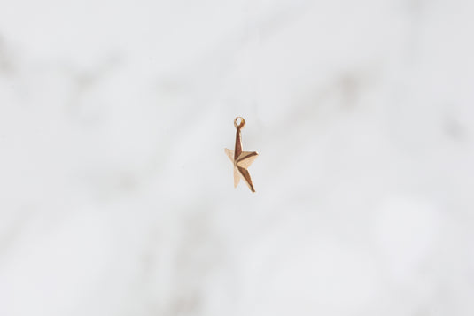 Dije de estrella Delta - Oro macizo de 14 quilates (amarillo)