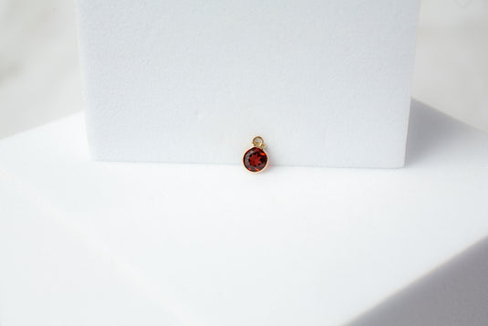 Dije de piedra preciosa de granate - Oro macizo de 14 quilates (amarillo)