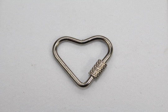 Load image into Gallery viewer, Small Heart Screw Carabiner - Silver Plated
