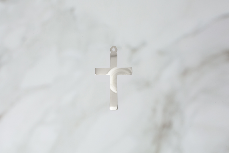 Cargue la imagen en el visor de la galería, Large Plain Cross Charm - Sterling Silver
