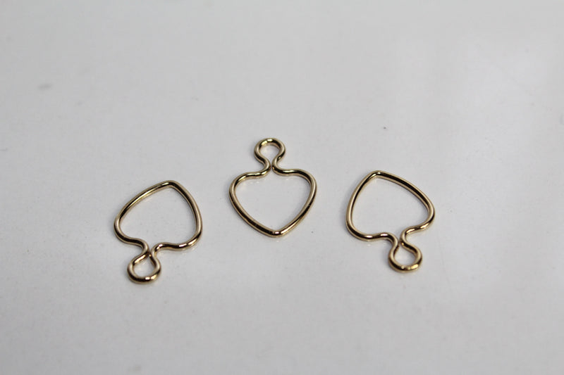 Load image into Gallery viewer, Dainty Heart Outline Charm - 14K Gold Filled (Yellow)
