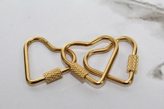 Load image into Gallery viewer, Small Heart Screw Carabiner - Gold Plated
