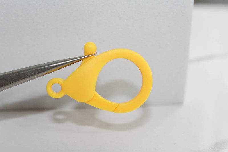 Load image into Gallery viewer, Yellow Oversized Lobster Clasp - Plastic
