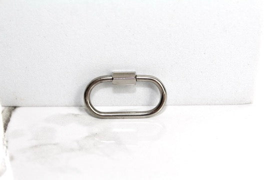 Load image into Gallery viewer, Smooth Screw Carabiner - Silver Plated
