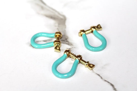 Load image into Gallery viewer, Light Blue Small Locking Clasp - Gold Plated
