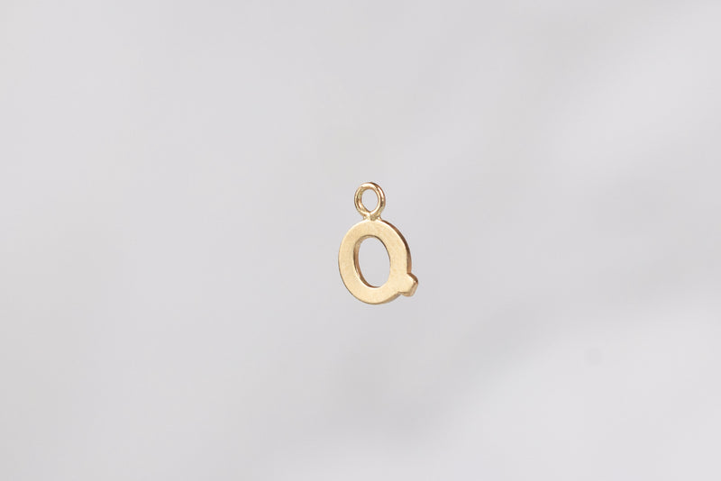 Load image into Gallery viewer, 14K Gold Yellow Block Style Letter Charm - Q
