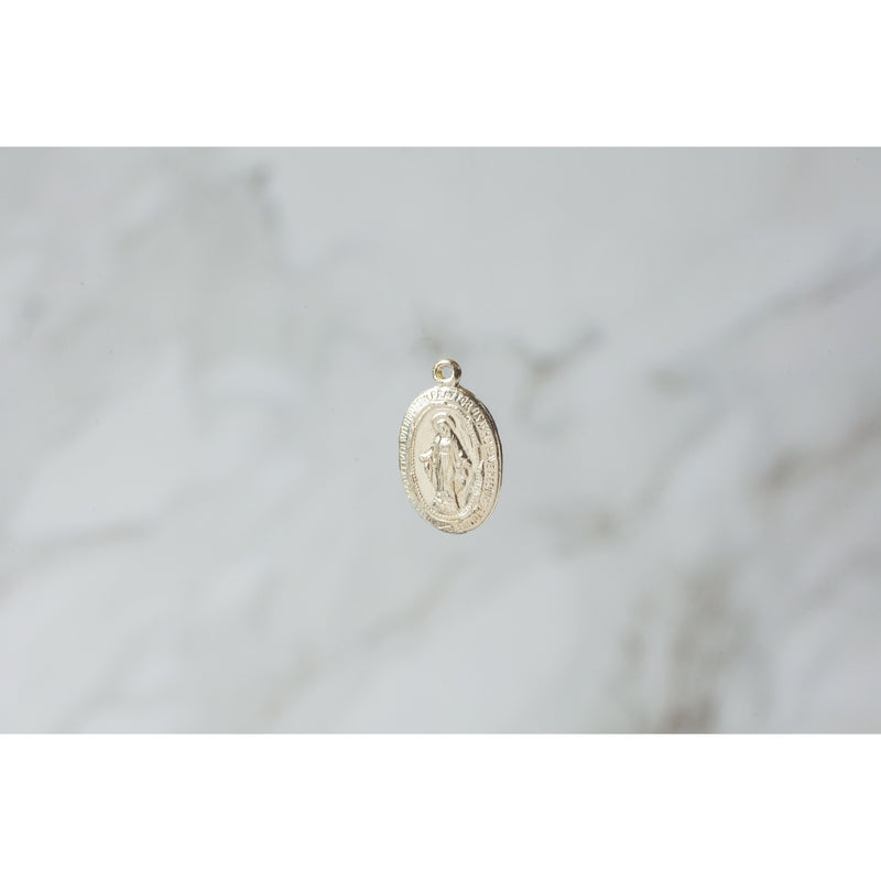 Load image into Gallery viewer, virgin mary  Sterling Silver  Silver  religious  pendant  oval  charm
