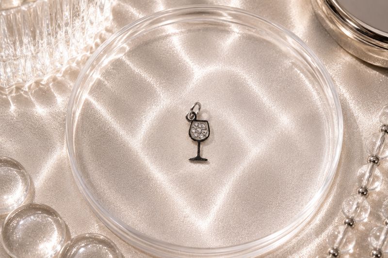 Load image into Gallery viewer, Oak - 18K Gold PVD Stainless Steel Wine Glass
