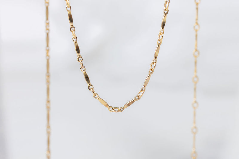 Load image into Gallery viewer, Yellow Gold  Gold Filled  Gold Chain  Gold  dapped  bar chain
