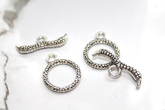 Load image into Gallery viewer, Snake Scales Toggle Clasp - Silver Plated
