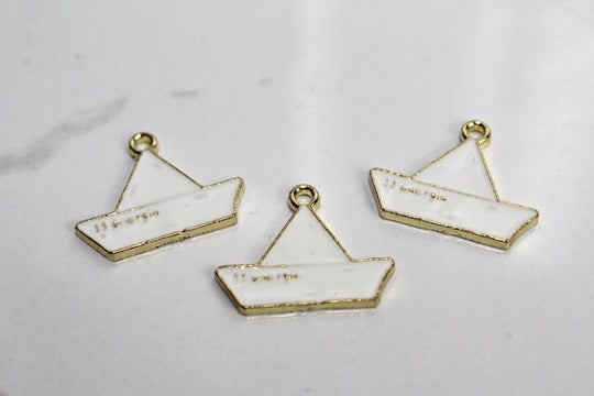 Load image into Gallery viewer, Origami Hat Charm - Gold Plated
