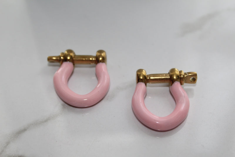 Load image into Gallery viewer, Light Pink Large Locking Clasp - Gold Plated
