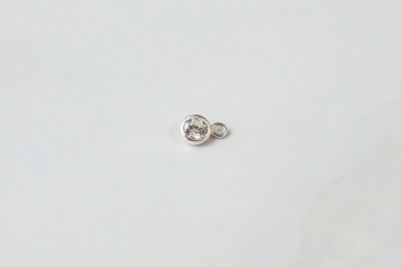 Cargue la imagen en el visor de la galería, Dije de circonita cúbica de 4 mm - Plata de ley
