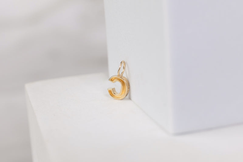 Load image into Gallery viewer, 14K Gold Thick Block Style Letter Charm with Fixed Jump Ring - C
