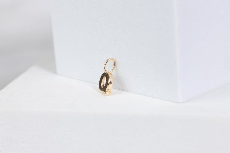 Load image into Gallery viewer, 14K Gold Thick Block Style Letter Charm with Fixed Jump Ring - Q
