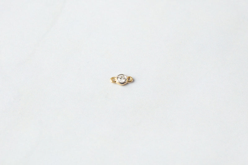 Load image into Gallery viewer, Diamond Bezel-Set Connector - 14K Solid Gold (Yellow)
