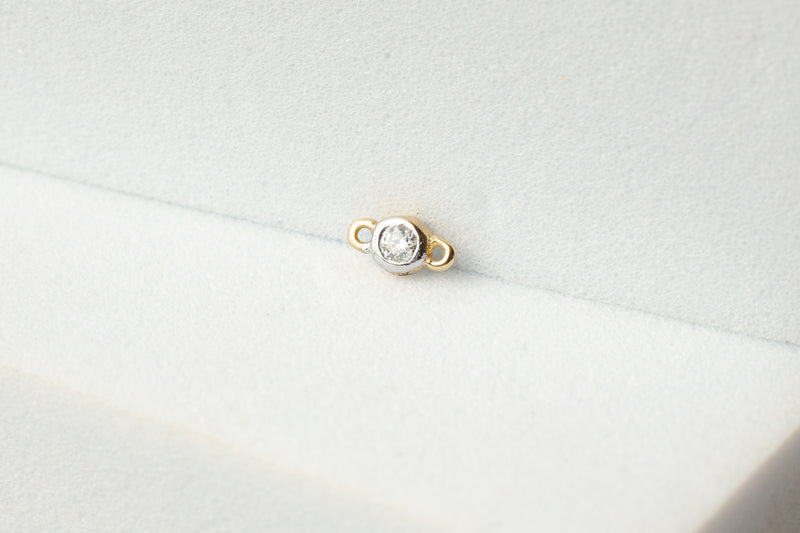 Load image into Gallery viewer, Diamond Bezel-Set Connector - 14K Solid Gold (Yellow)
