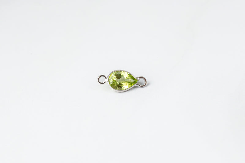Load image into Gallery viewer, 6x4mm Pear Peridot Connector - 14K Solid Gold (White)
