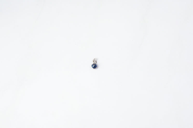 Load image into Gallery viewer, 2.5mm Circle Blue Sapphire Gemstone Charm - 14K Solid Gold (White)
