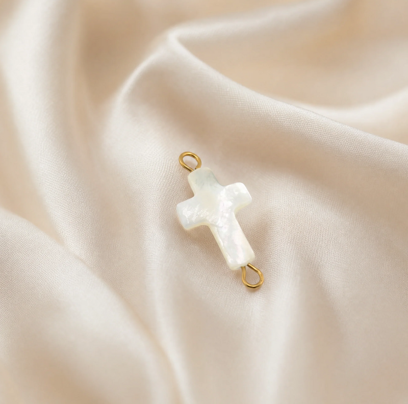 Cargue la imagen en el visor de la galería, Shell Cross Connector Charm - 18K Gold PVD
